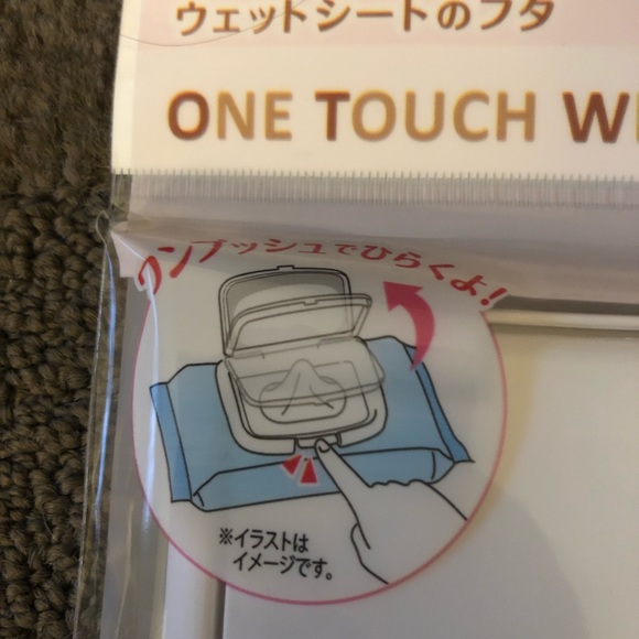 Hello Kitty One Touch Wipe Lid Wet Wipe Container Lid Kawaii - Picture 3 of 4